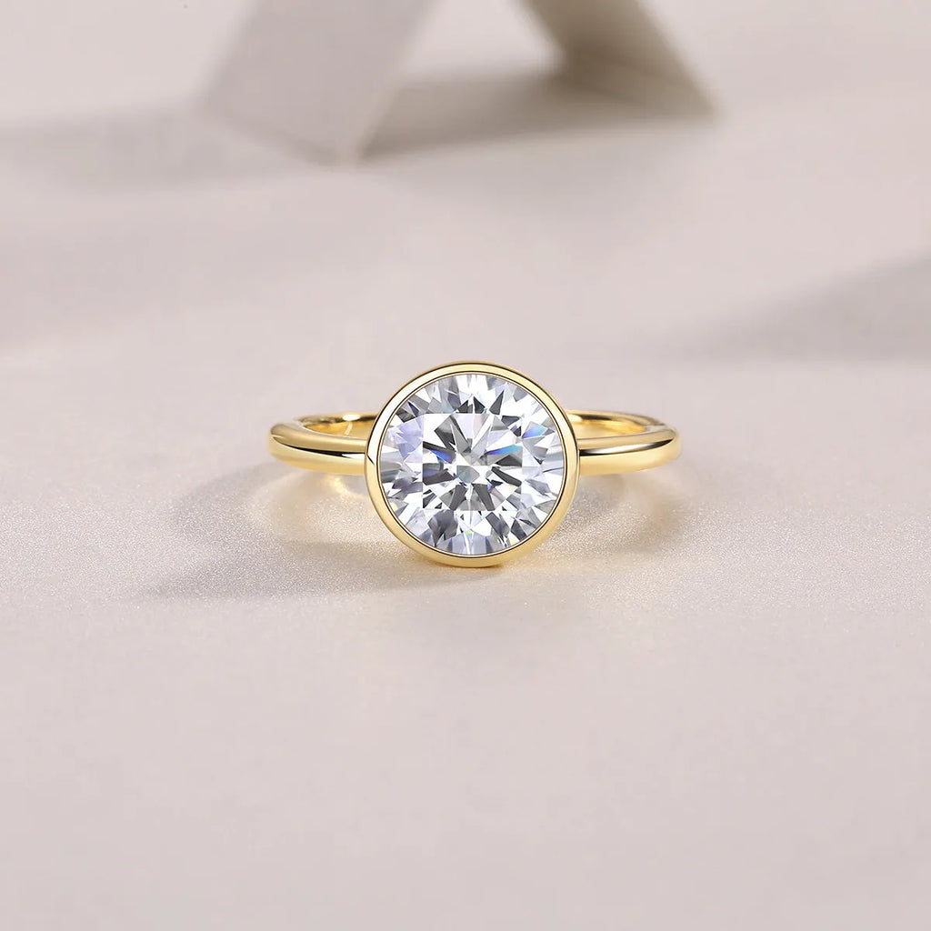 Time Foam round 9.0mm moissanite wedding ring set gold-plated S925 silver band on white background