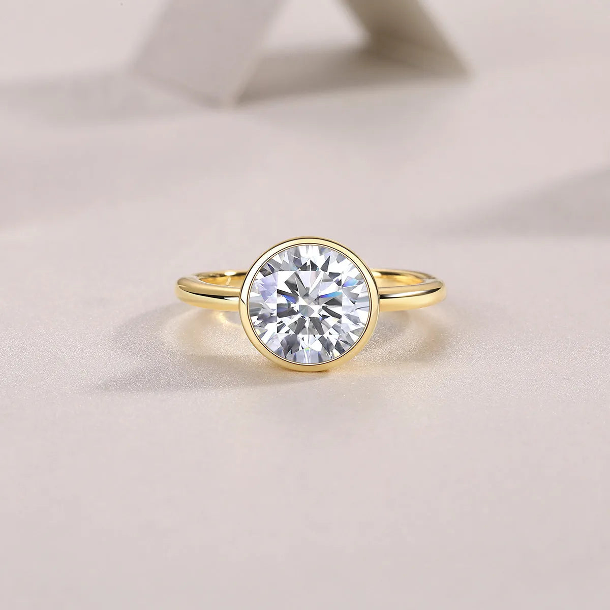 Time Foam round 9.0mm moissanite wedding ring set gold-plated S925 silver band on white background