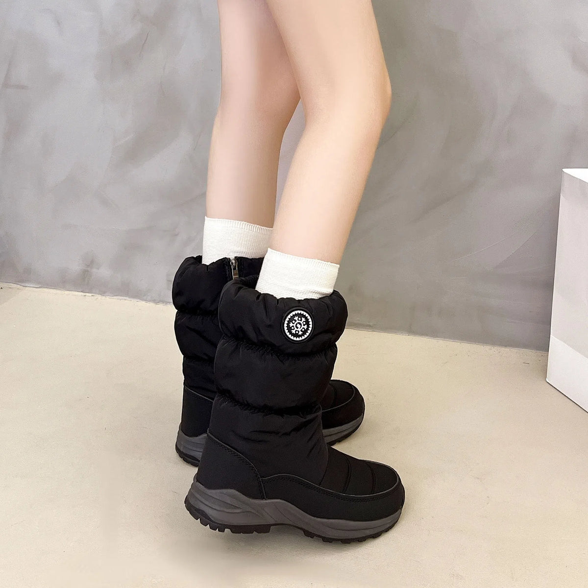 Women's mid-calf snow boots with synthetic short plush lining, waterproof silk upper, side zipper and chunky mid heel