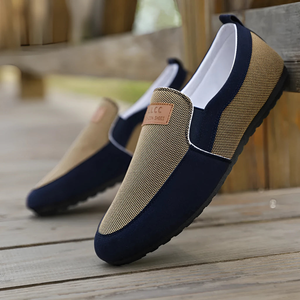 Men's grey canvas board shoes with round toe and rubber sole
