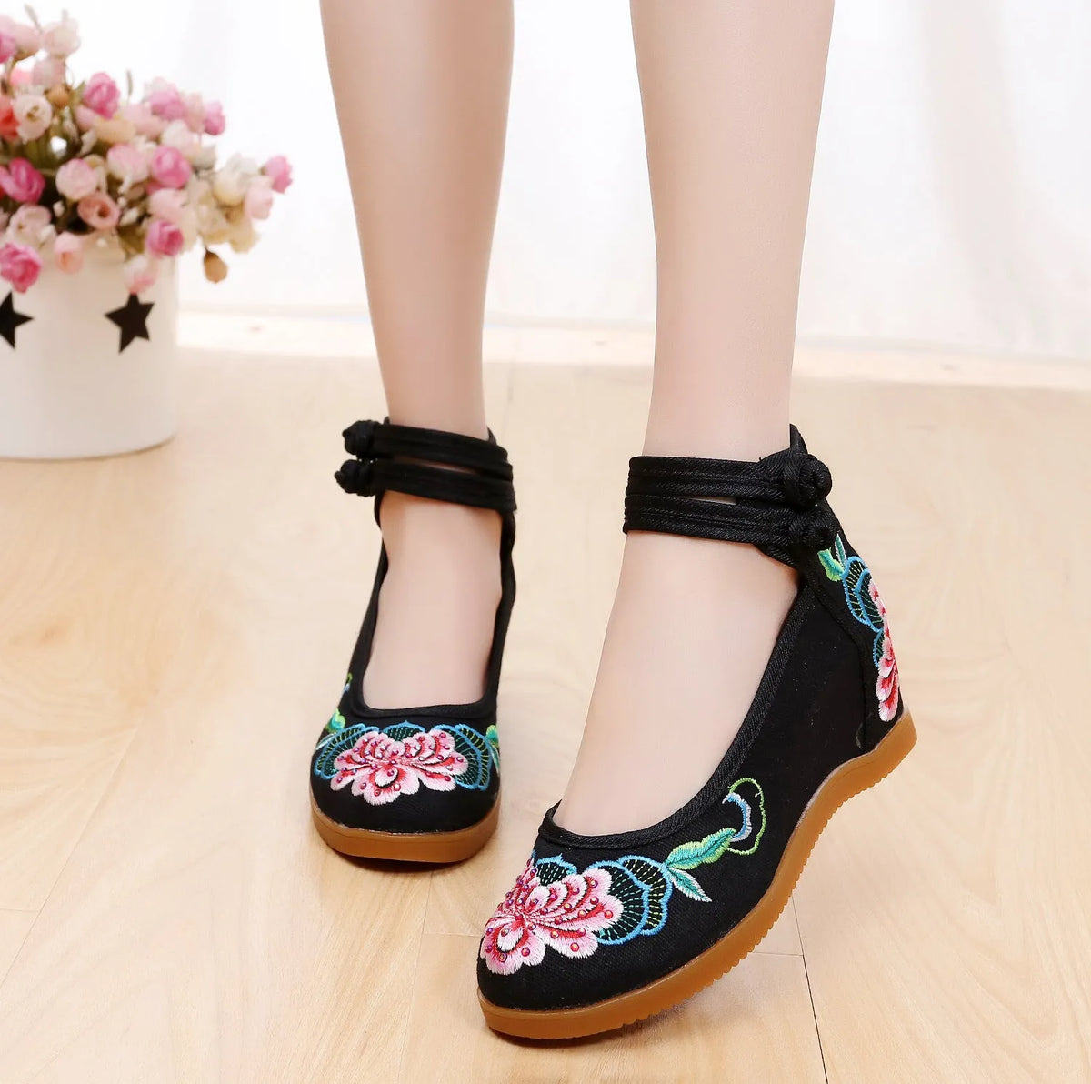 Women's ethnic canvas high heels with rhinestones and double buckle, 6-8cm wedge heel, round toe, five colours.