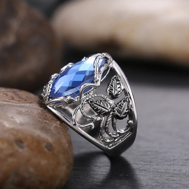 Blue crystal horse eye-shaped geometric alloy ring for women in sizes 6 to 10