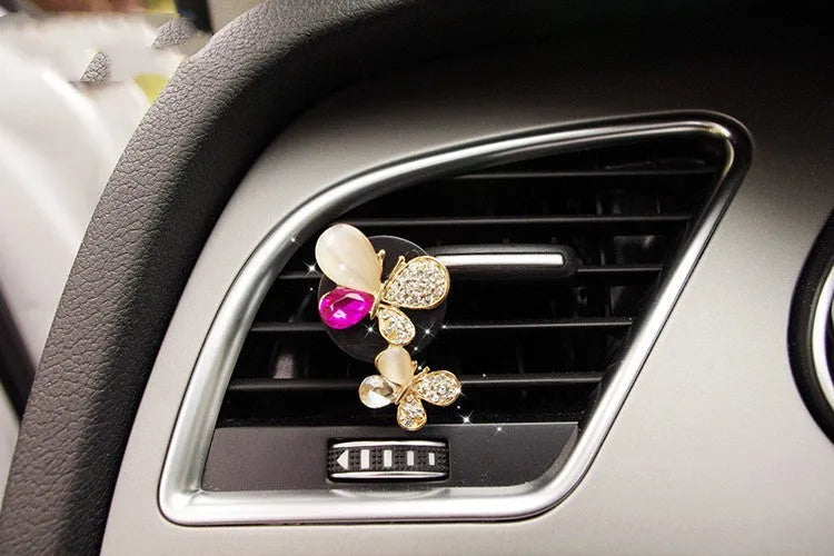 Alloy car air vent fragrance clip in a decorative style, measuring 6.3 by 4.5 centimetres.