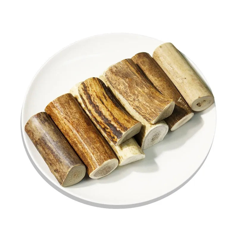 Natural antler dog chew in three sizes – small 36g, medium 76g, large 126g for bite resistant teeth cleaning