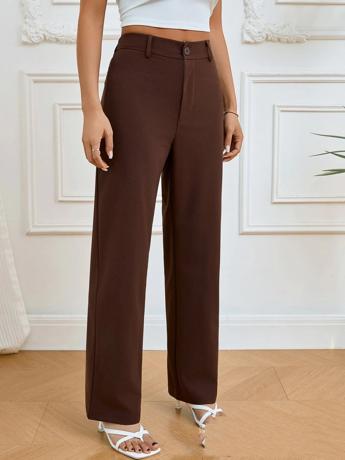 Women's dark brown elastic waist pleated straight trousers with side pockets, polyester fabric