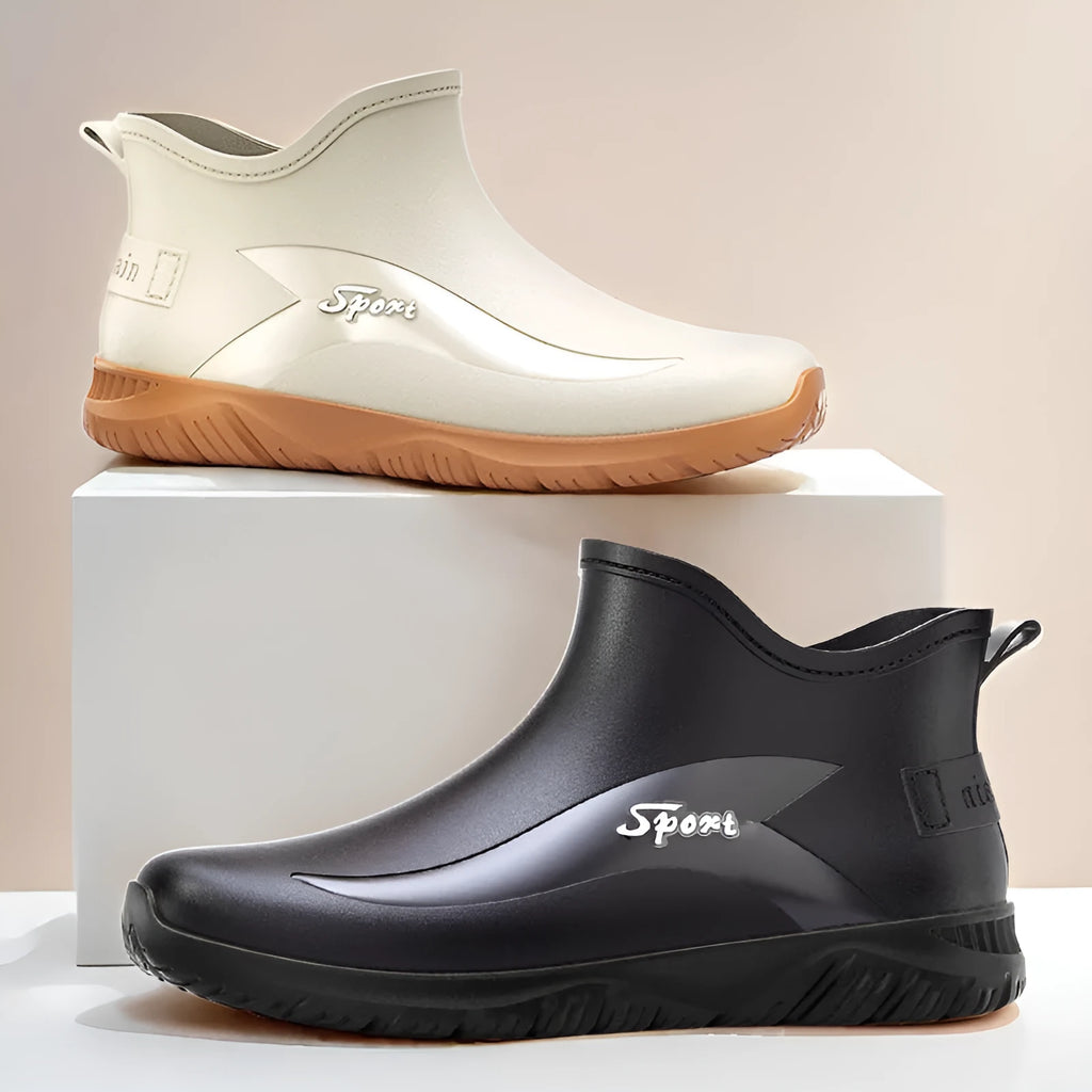 Men's flat heel rubber boots in beige and black colours with non-slip soles