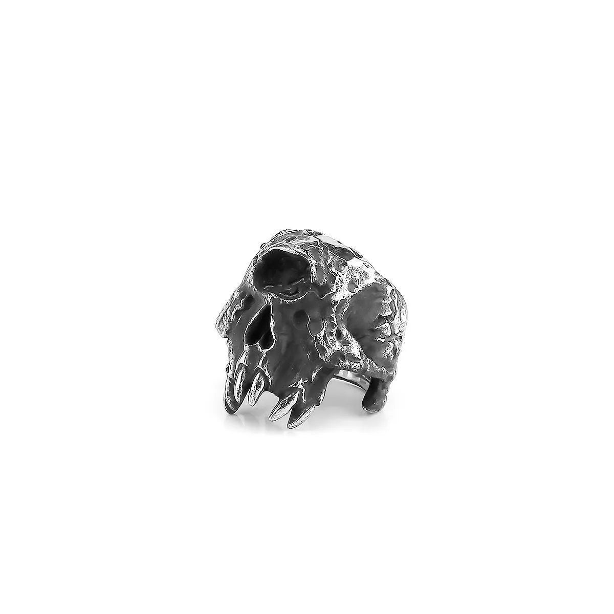 Silver tone alloy ring featuring a detailed one-eyed skull design on a black background.