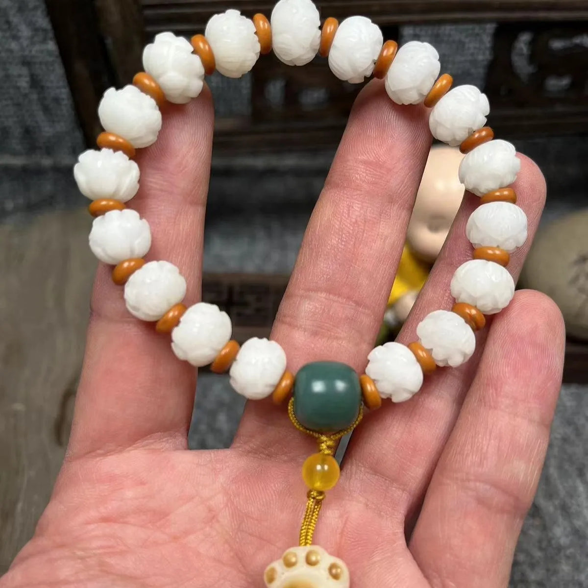 Hand-carved pumpkin lotus beads bracelet in white jade and bodhi root with multiple bead sizes