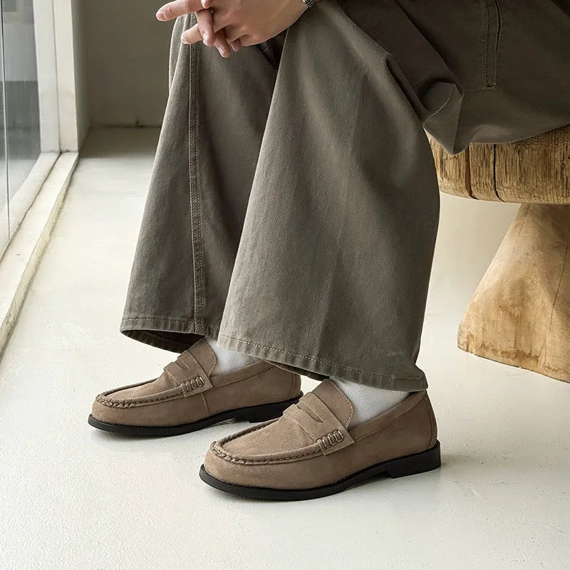Men's slip-on PU leather shoes in khaki or Gardenia yellow with flat heel, round toe, rubber sole, sizes 39-44.
