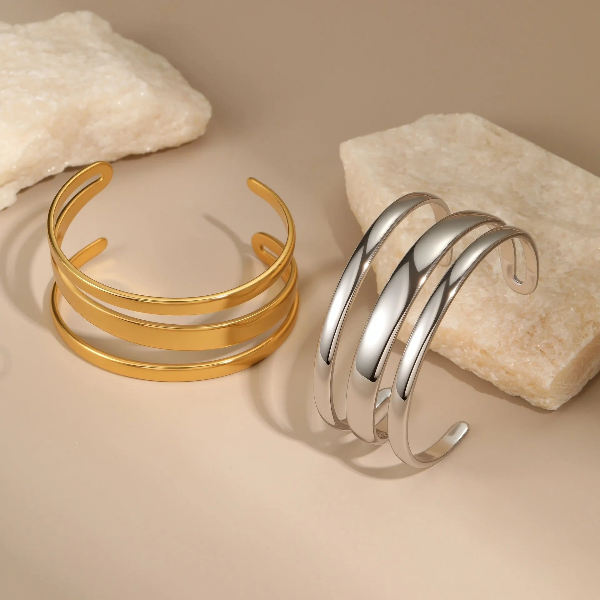 Women's geometric stainless steel bracelet with simple opening clasp in gold or steel colour