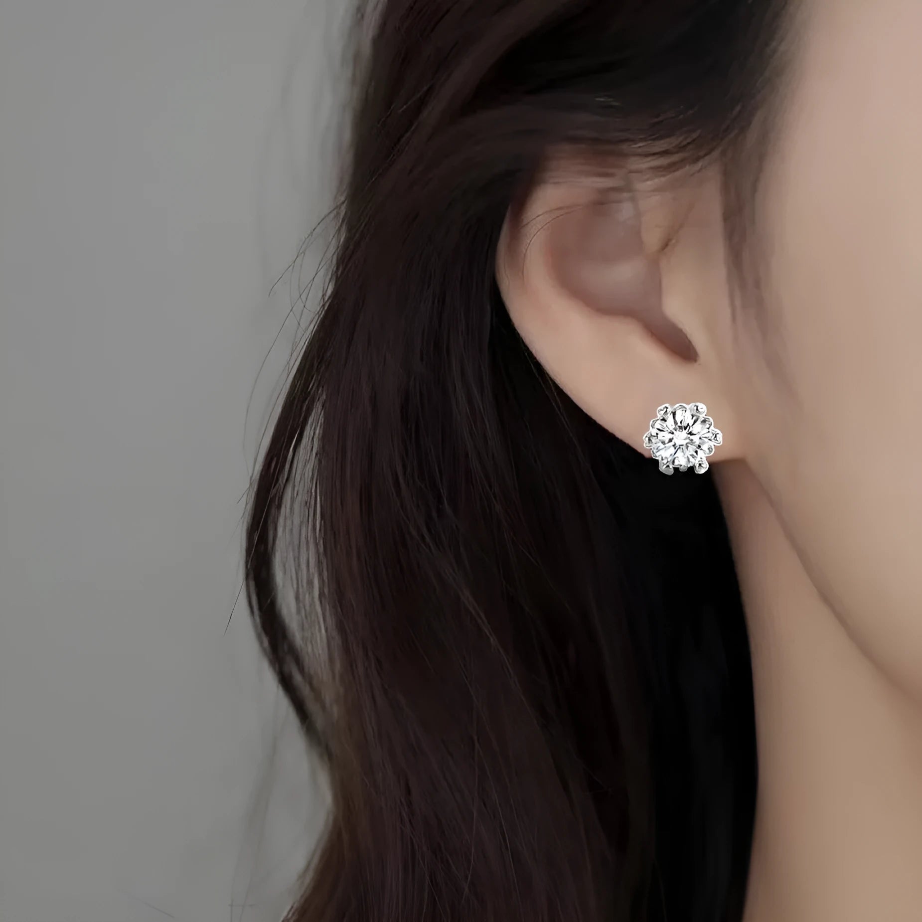 Brass zircon heart shape stud earrings with six claw setting in silver and gold pair