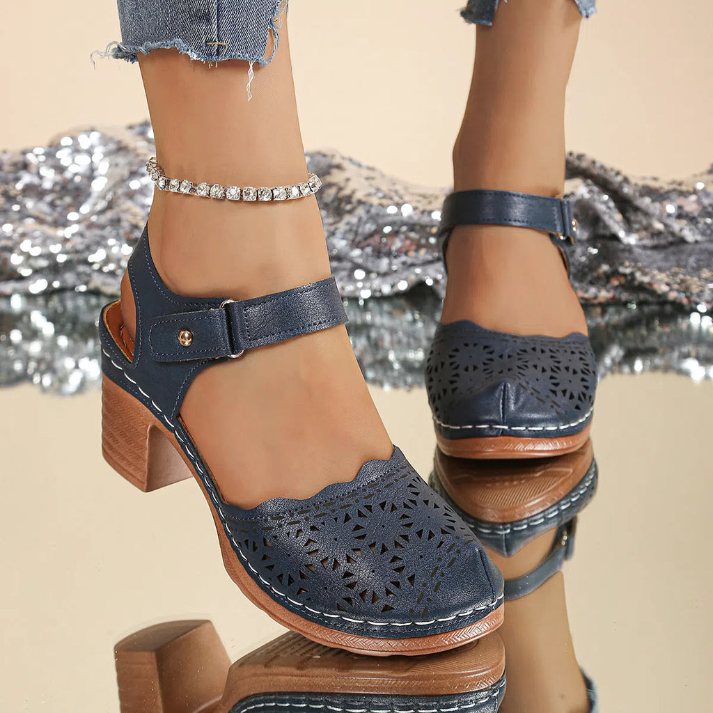 Women's Roman-style chunky heel sandals with Velcro closure in black