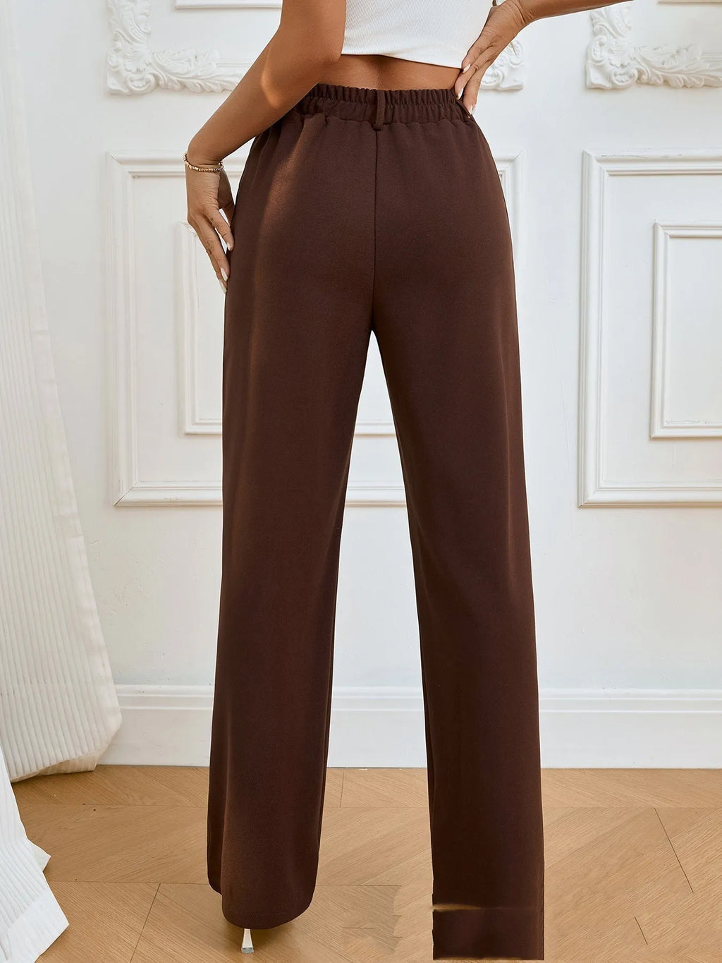 Women's dark brown elastic waist pleated straight trousers with side pockets, polyester fabric