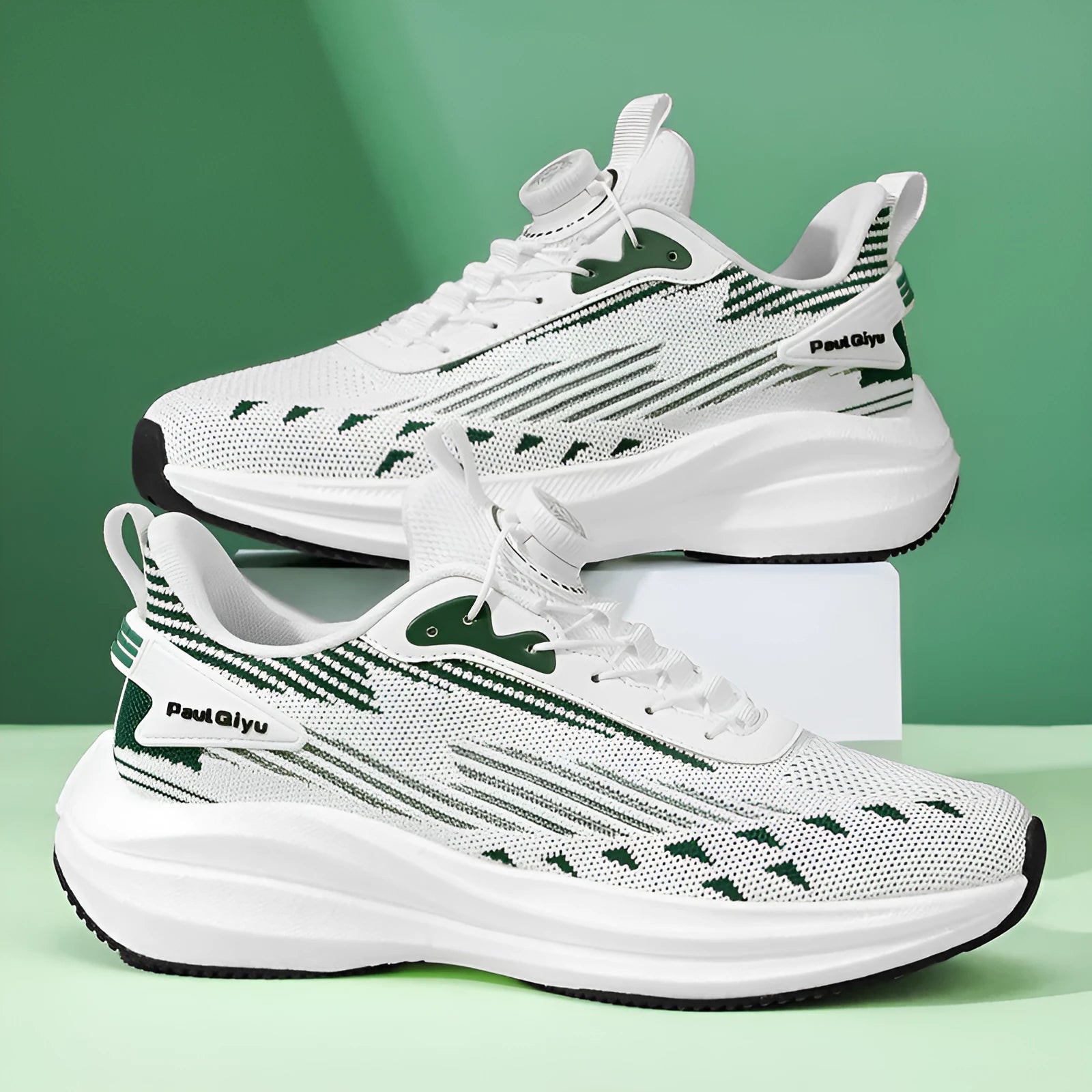 Men's low-top running shoes with rotating buckle and Fly-kit mesh in black, gray, or white-green colours