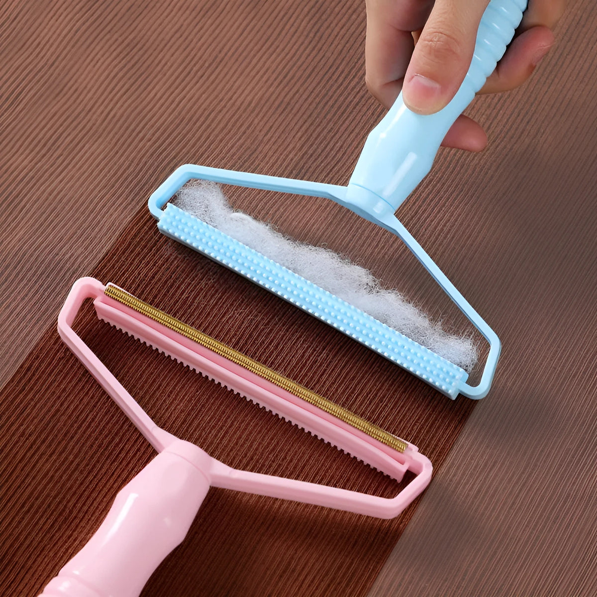 Portable manual fabric shaver with double-sided copper blade and PP handle in blue, 16 x 14 x 2.5cm
