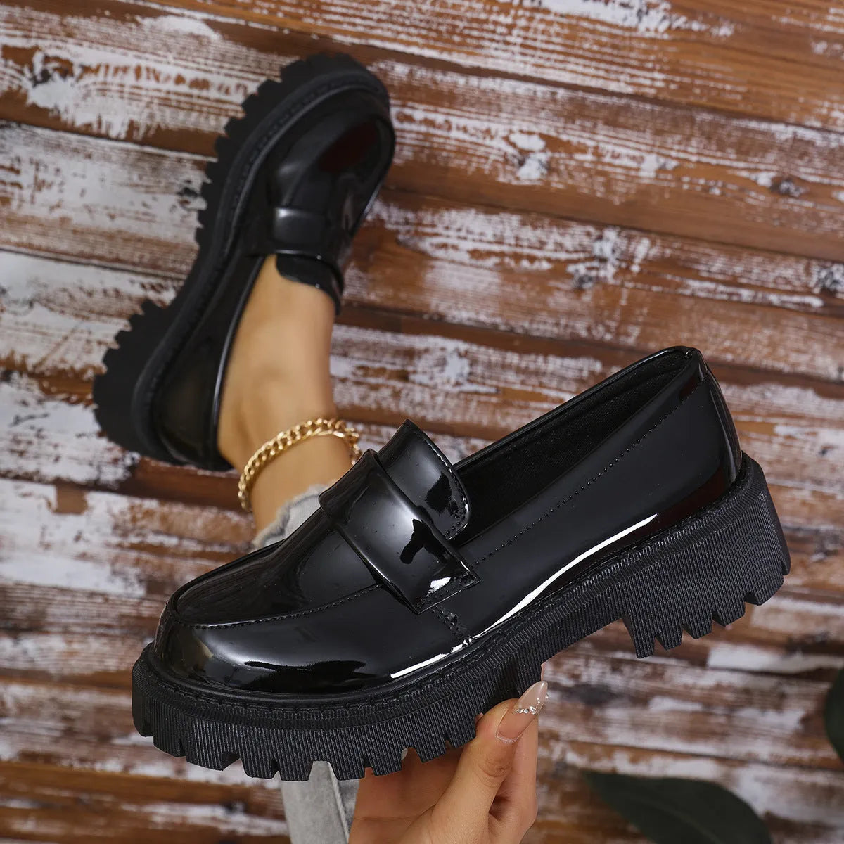 British style women's slip-on loafers with chunky platform heel in black colour