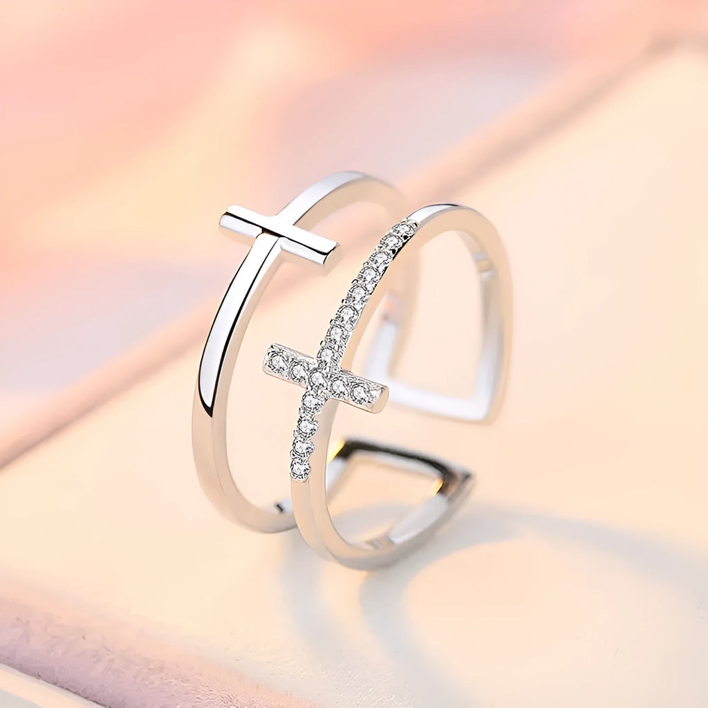 Women's adjustable copper ring with geometric design and zircon stone detail