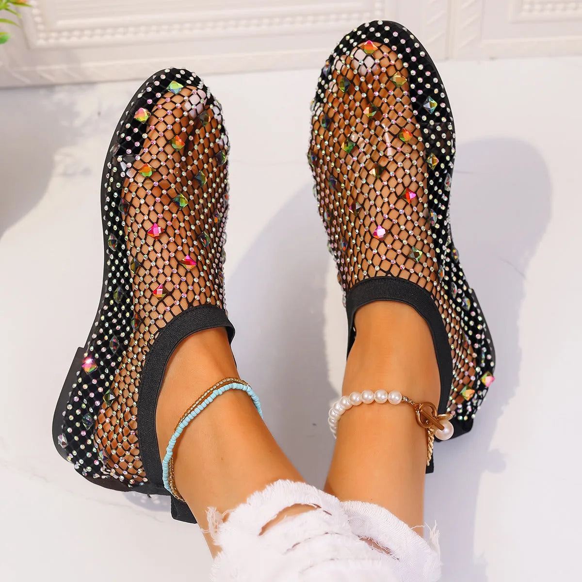 Women's flat mesh sandals with colourful rhinestone decoration on round toe design