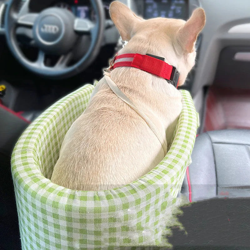 Plaid pet car kennel in cloth and PP cotton, 42 x 22 x 20 cm, shown for car travel and going out