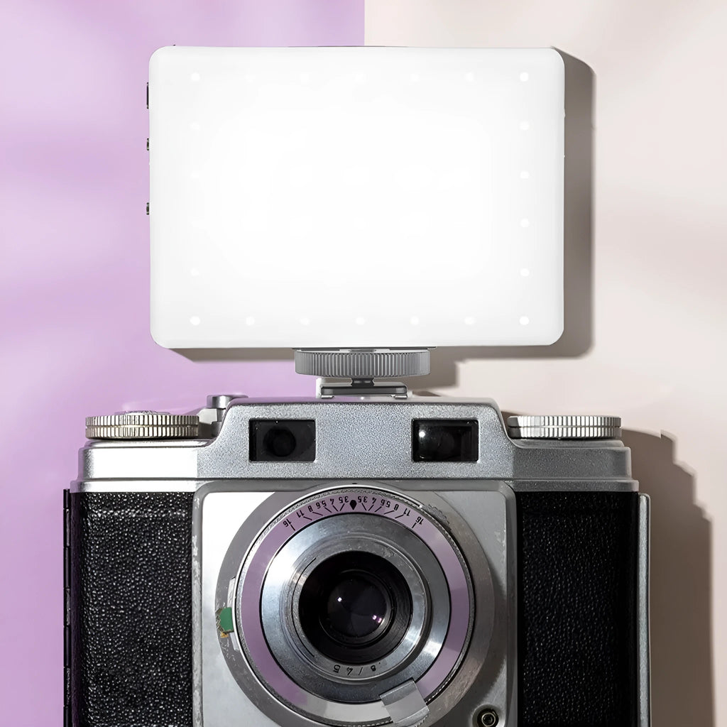 Portable LED pocket fill light with clip attachment for mobile photography and live broadcasts