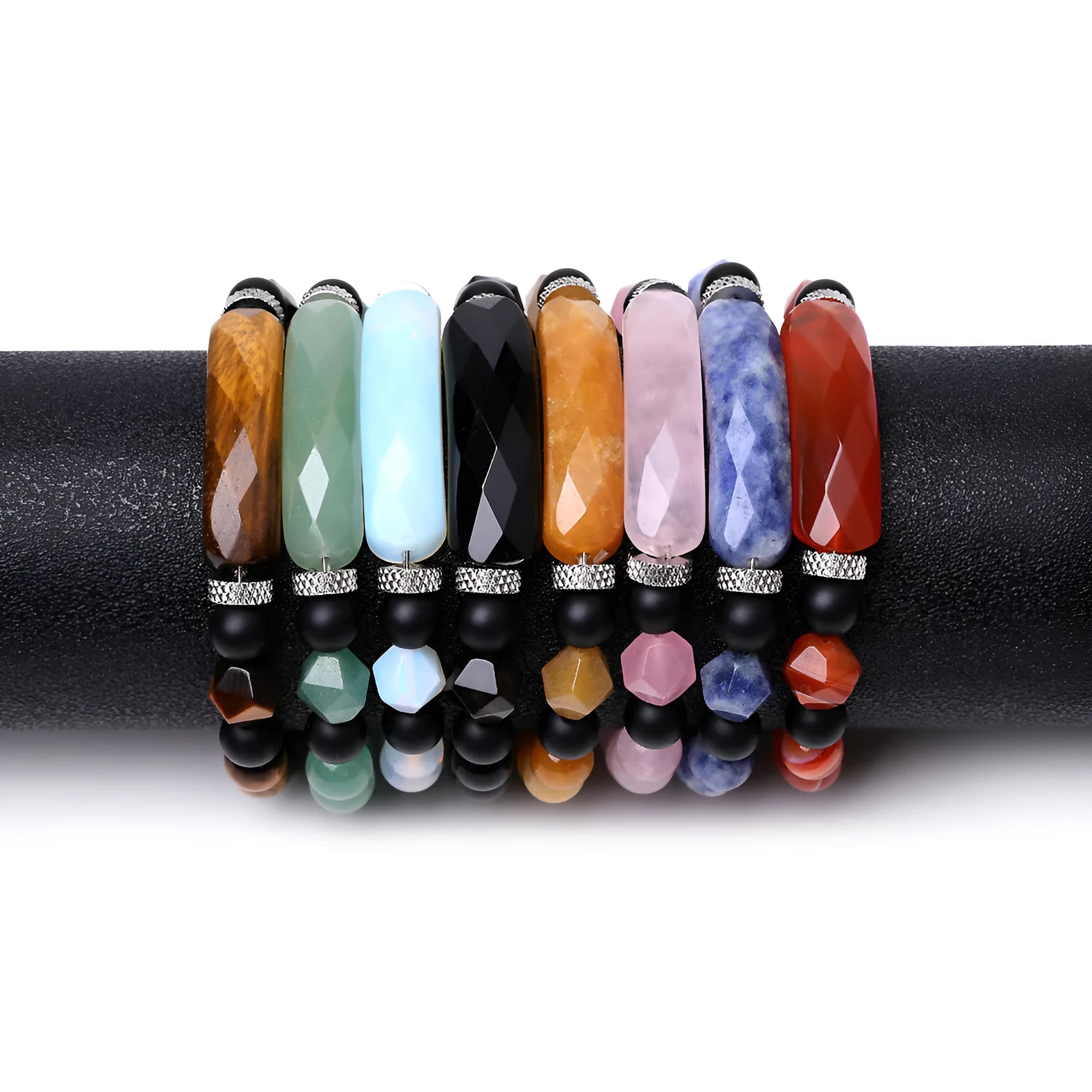 Handmade agate bracelet with diamond-shaped geometric cut and fan-shaped design elements