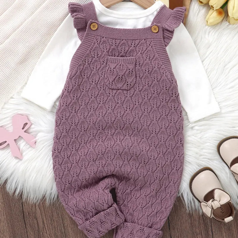 Infant sleeveless knitted romper jumpsuit with double-breasted closure and flounced sleeves in apricot