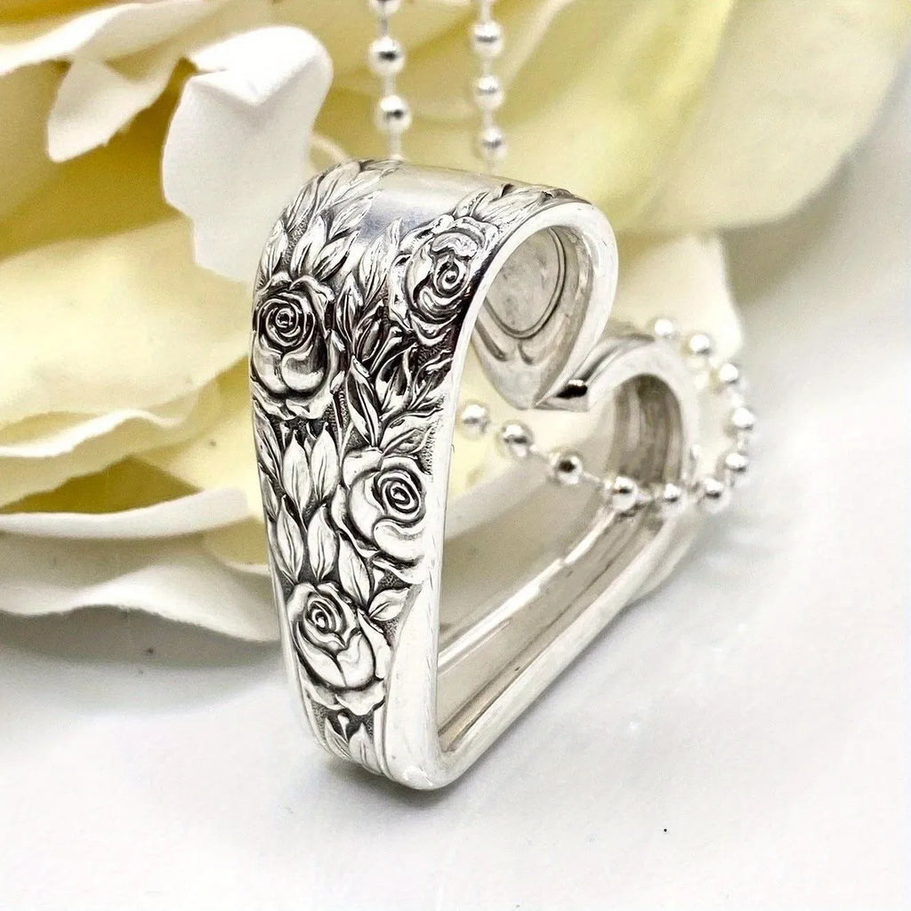 Silver alloy heart-shaped pendant necklace with letter and number text details for women