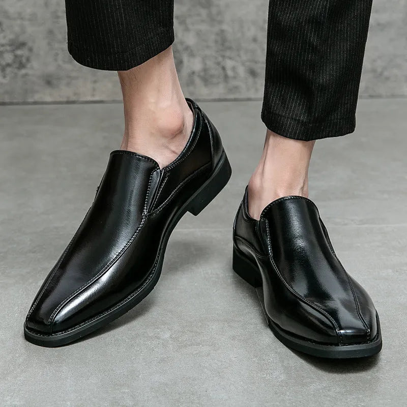 Men's black patent leather casual shoes with pointed toe design and rubber sole