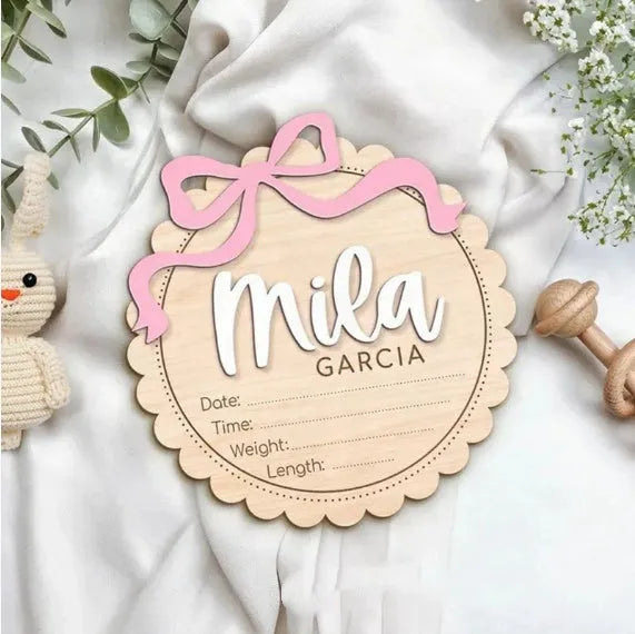 Customisable wooden baby room decoration ornament with personalised name in 13x13cm or 15x15cm size