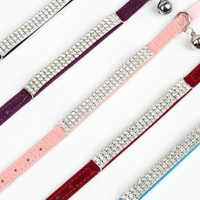 Rhinestone-decorated velvet cat collar in adjustable 20-30cm length