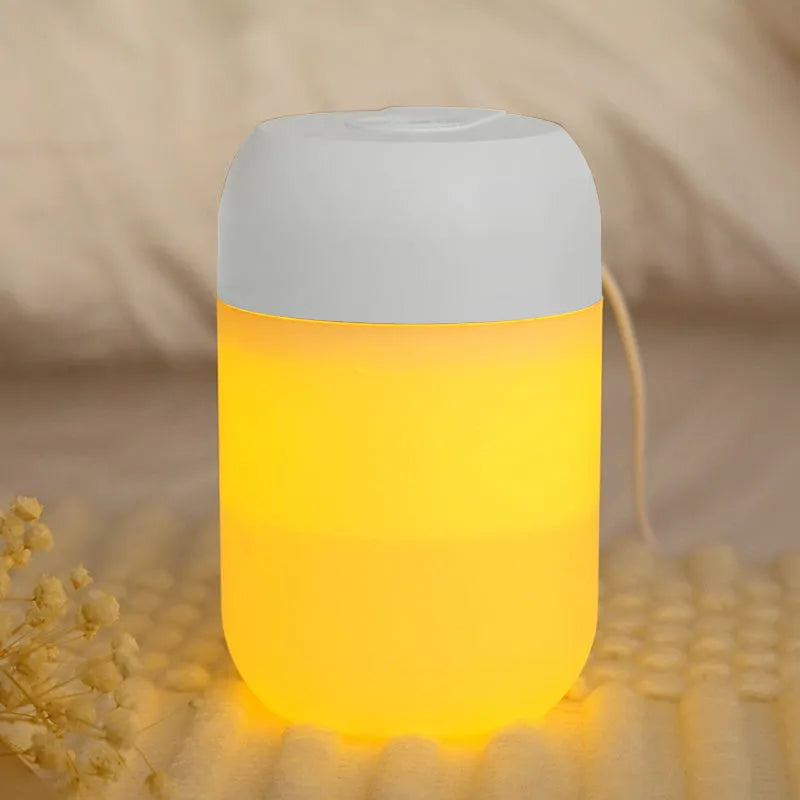 White cylindrical USB humidifier for aromatherapy and quiet air moisturising