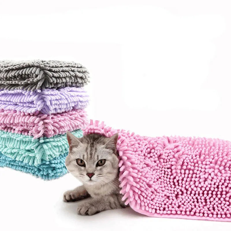 Chenille pet absorbent towel in pink, purple, green, blue or grey, with large 85 x 60 cm, medium 80 x 35 cm and small 60 x 35 cm sizes.