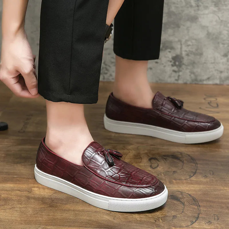 Men's business casual sneakers, artificial PU upper, rubber sole, black or wine red, sizes 38-47, low top with tassel detail.