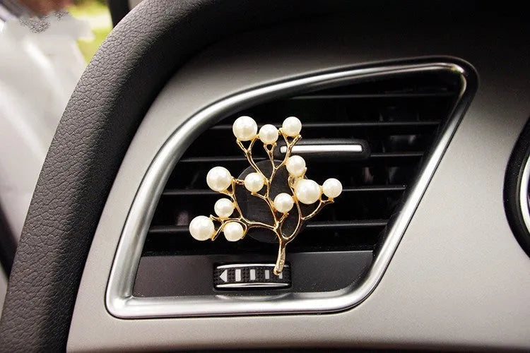 Alloy car air vent fragrance clip in a decorative style, measuring 6.3 by 4.5 centimetres.