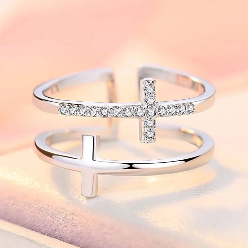 Women's adjustable copper ring with geometric design and zircon stone detail