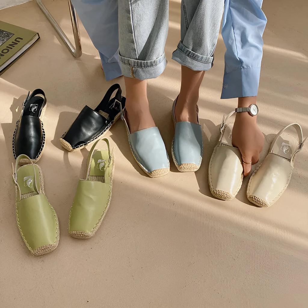 Women's beige canvas baotou flat sandals with animal print and low-top fisherman design