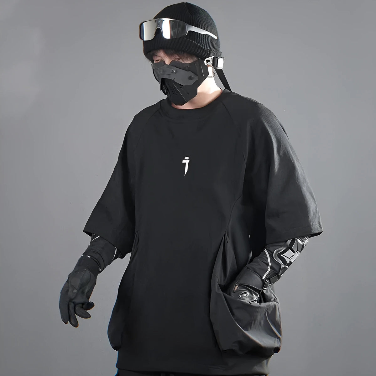 Men's loose cotton T-shirt with big pocket and short sleeves in black colour