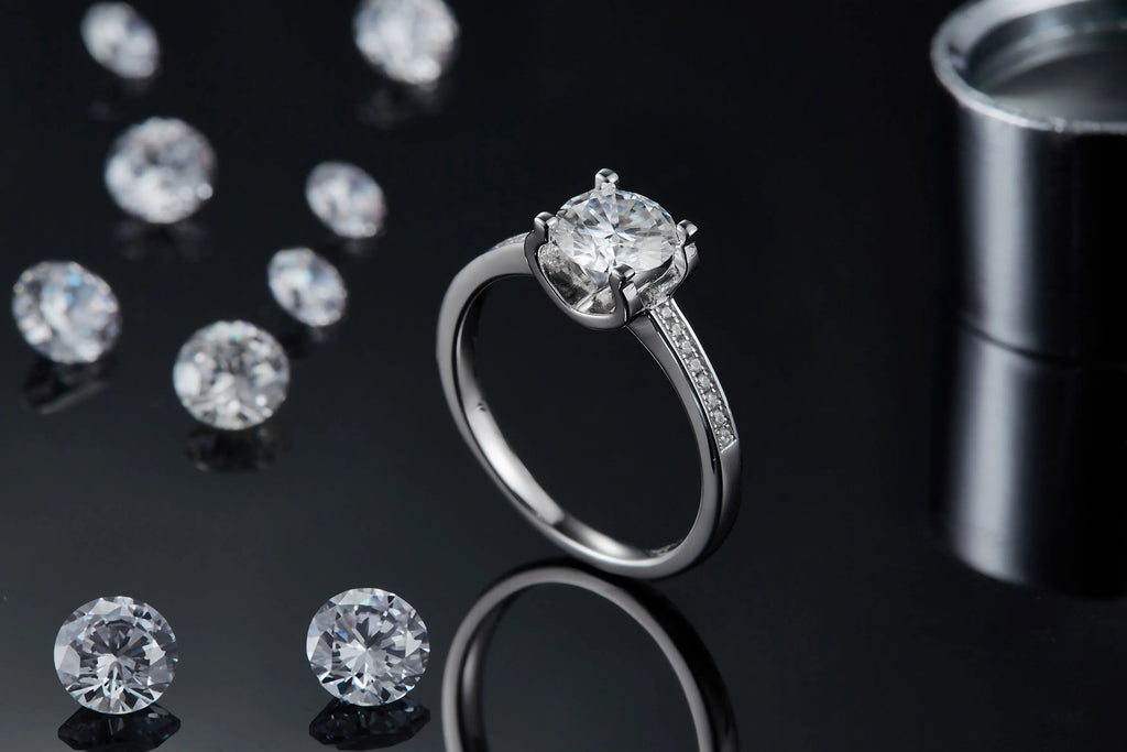 Claw of Light and Shadow wedding ring set with 1-carat moissanite in platinum-plated S925 silver