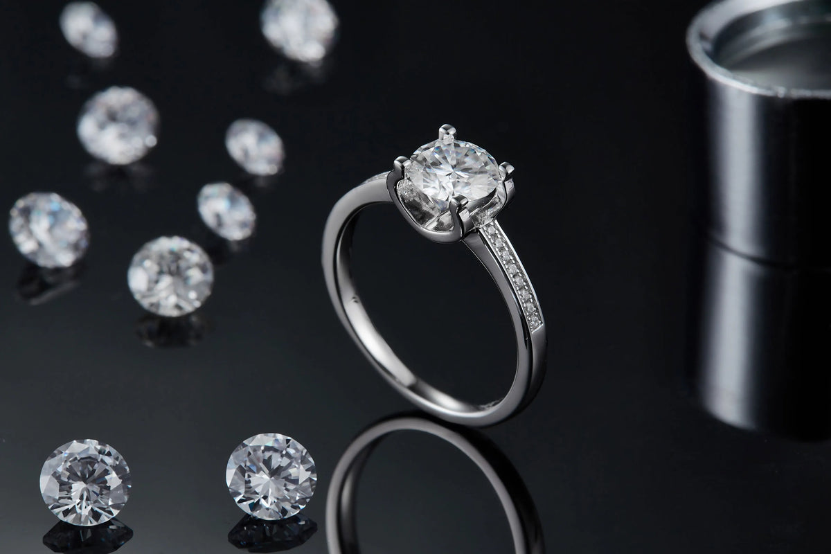 Claw of Light and Shadow wedding ring set with 1-carat moissanite in platinum-plated S925 silver